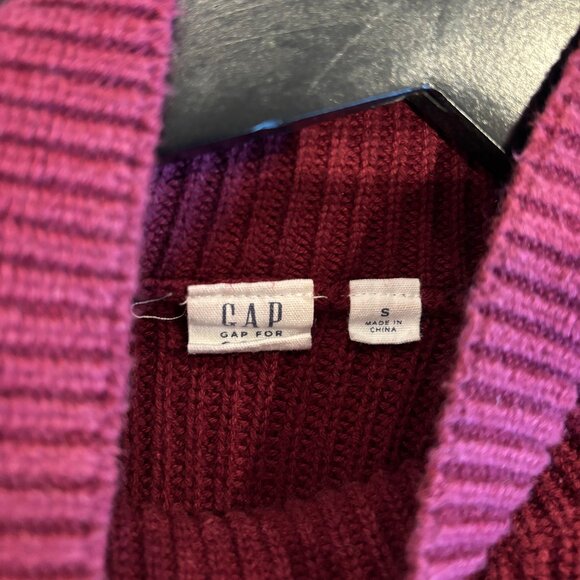 Cozy Red GAP Sweater - Picture 3 of 3